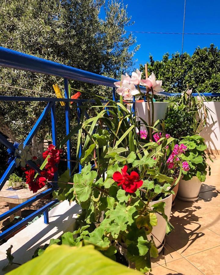 Vita Apartment - Spacious Garden And Balcony 5 Min To Beach & Center Ksamil Zewnętrze zdjęcie