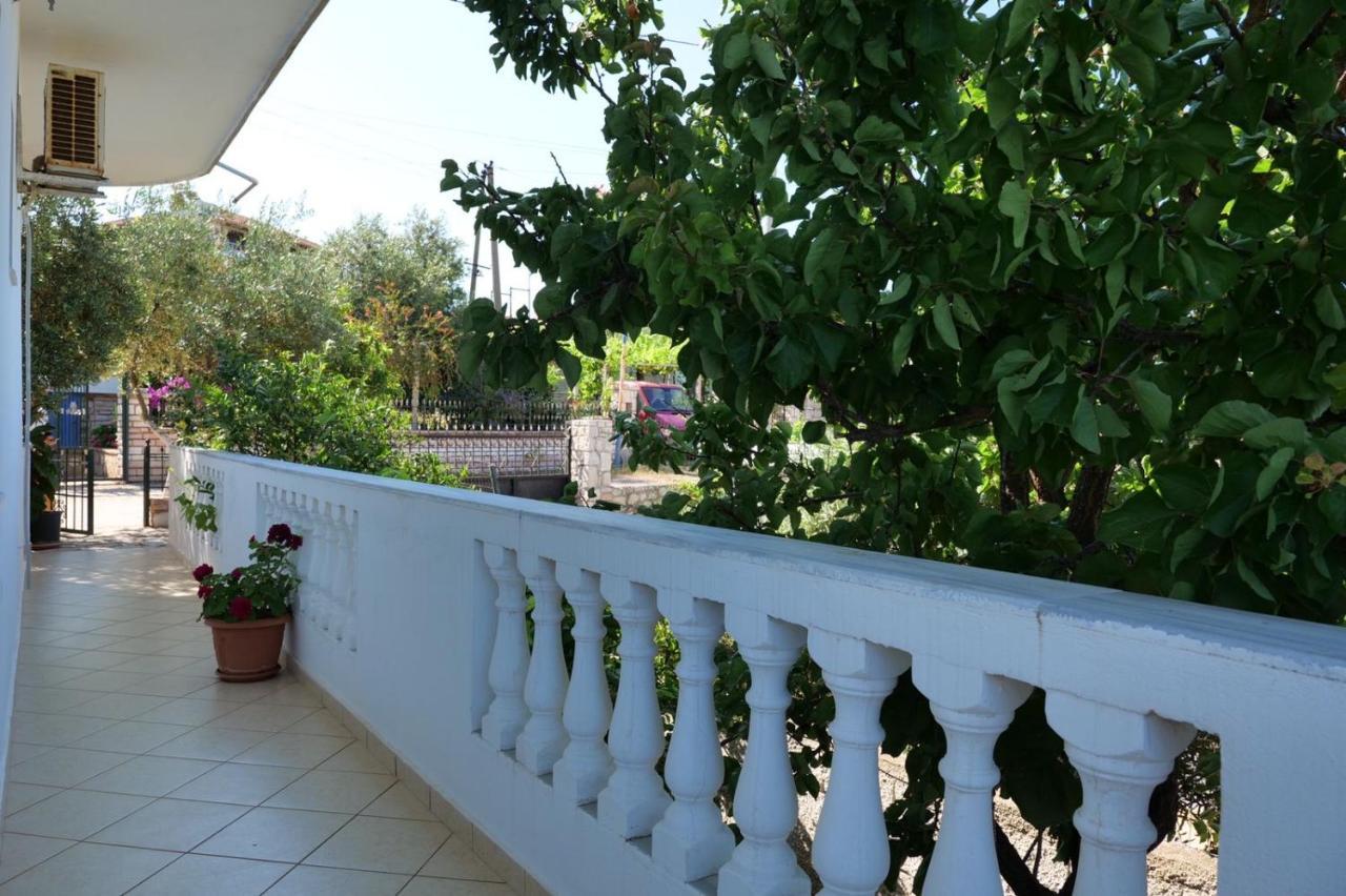 Vita Apartment - Spacious Garden And Balcony 5 Min To Beach & Center Ksamil Zewnętrze zdjęcie
