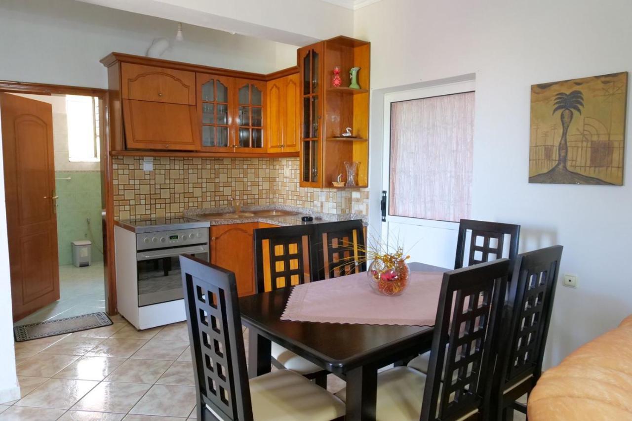 Vita Apartment - Spacious Garden And Balcony 5 Min To Beach & Center Ksamil Zewnętrze zdjęcie