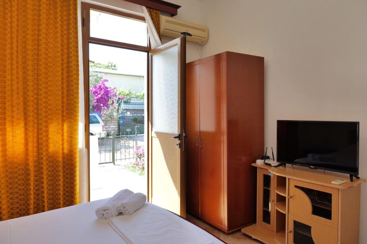 Vita Apartment - Spacious Garden And Balcony 5 Min To Beach & Center Ksamil Zewnętrze zdjęcie