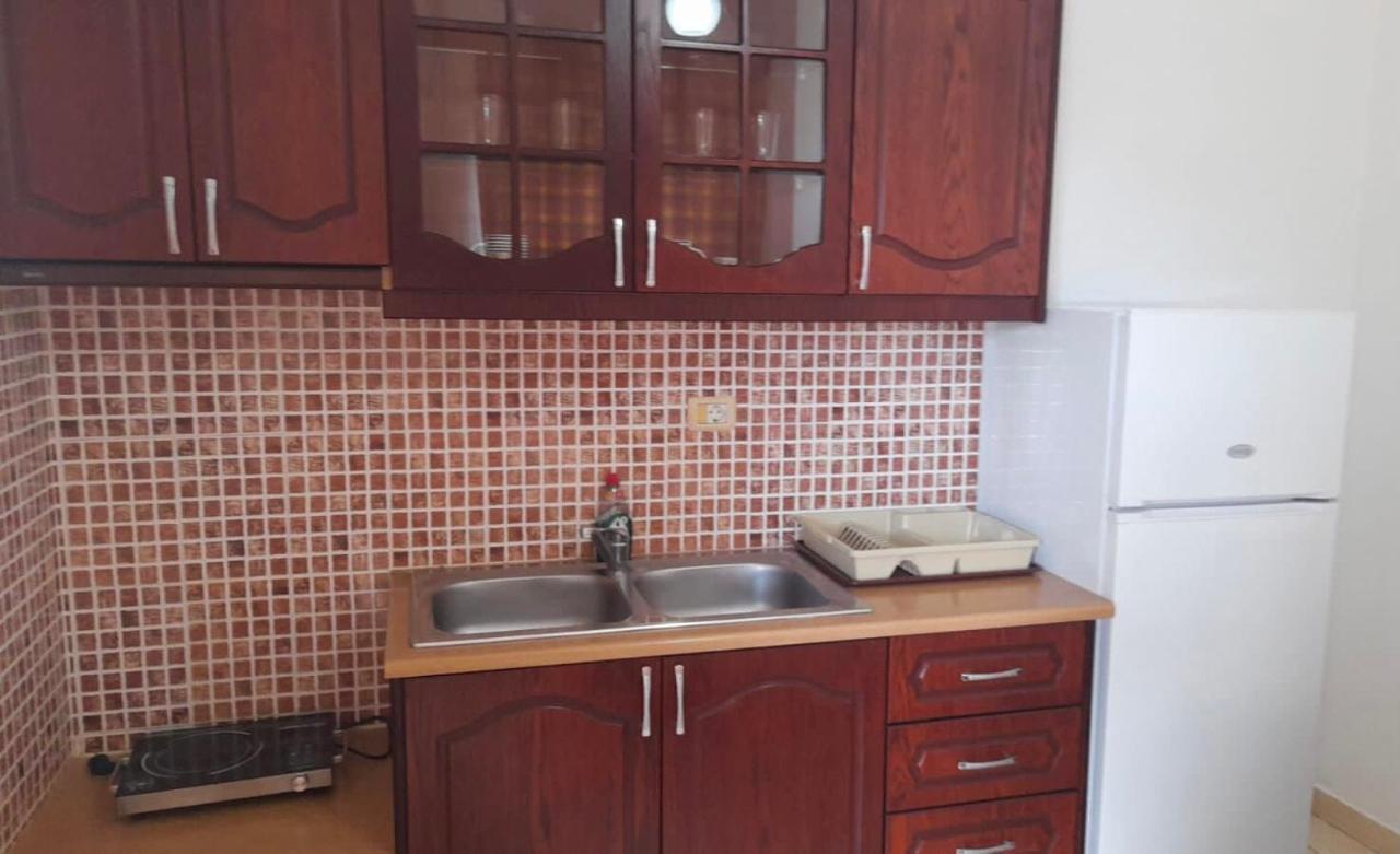Vita Apartment - Spacious Garden And Balcony 5 Min To Beach & Center Ksamil Zewnętrze zdjęcie