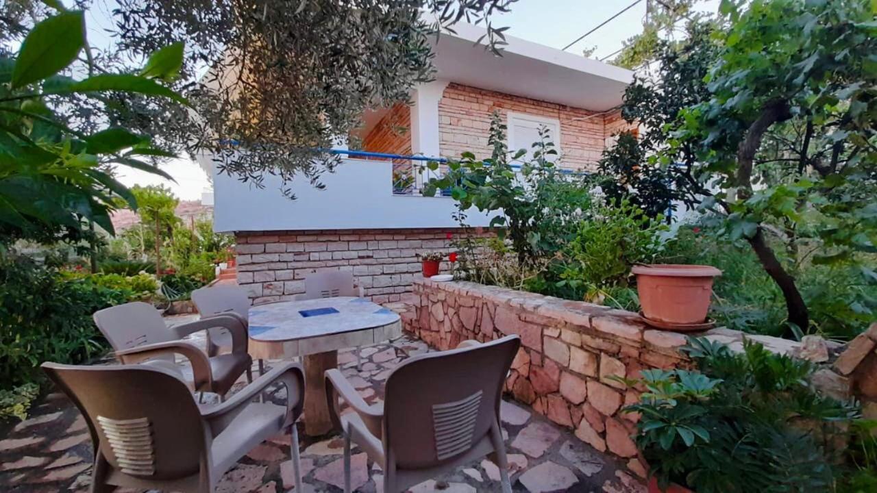 Vita Apartment - Spacious Garden And Balcony 5 Min To Beach & Center Ksamil Zewnętrze zdjęcie