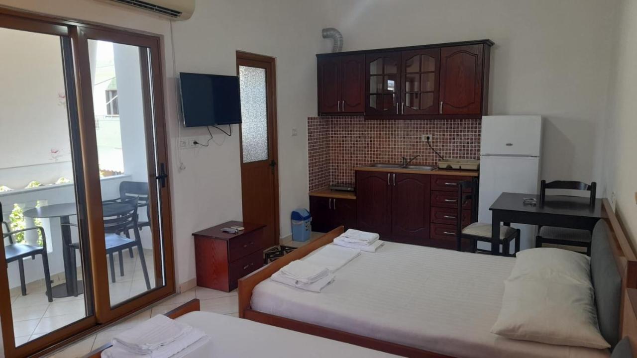 Vita Apartment - Spacious Garden And Balcony 5 Min To Beach & Center Ksamil Zewnętrze zdjęcie