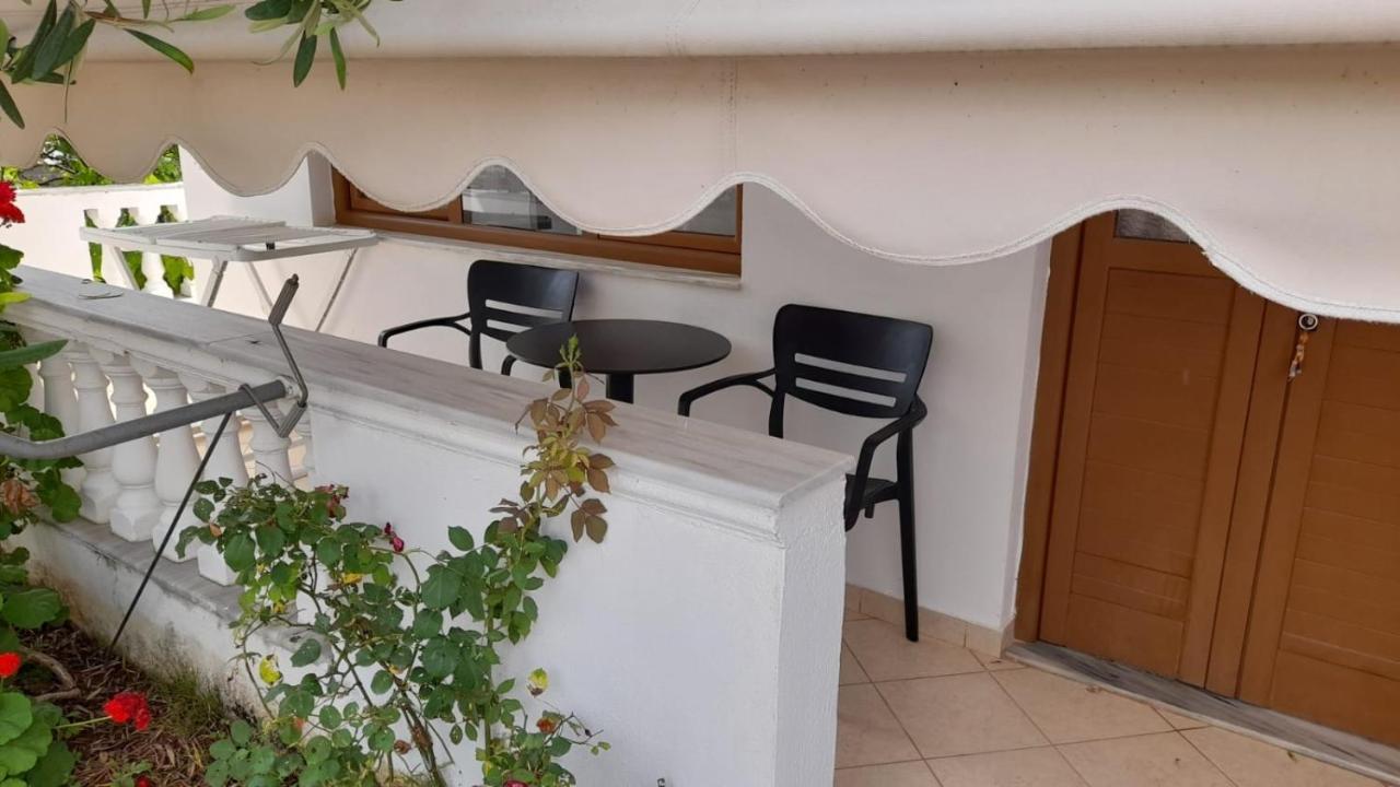 Vita Apartment - Spacious Garden And Balcony 5 Min To Beach & Center Ksamil Zewnętrze zdjęcie
