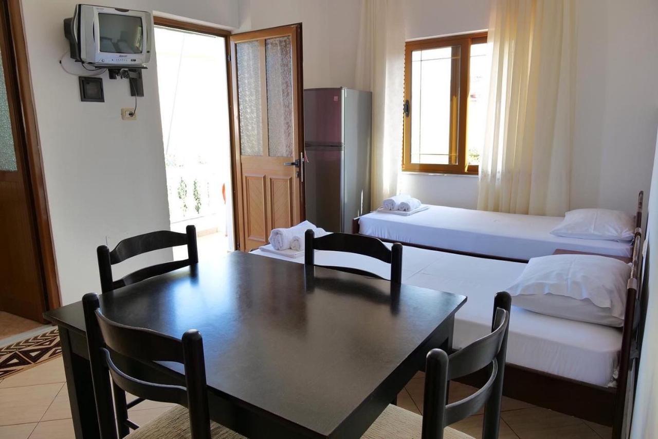 Vita Apartment - Spacious Garden And Balcony 5 Min To Beach & Center Ksamil Zewnętrze zdjęcie