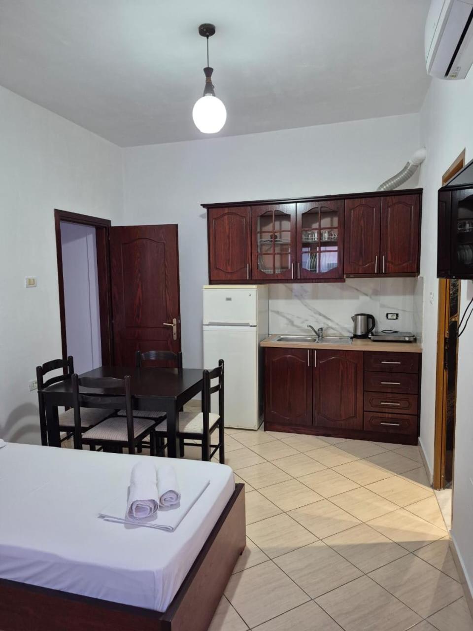 Vita Apartment - Spacious Garden And Balcony 5 Min To Beach & Center Ksamil Zewnętrze zdjęcie