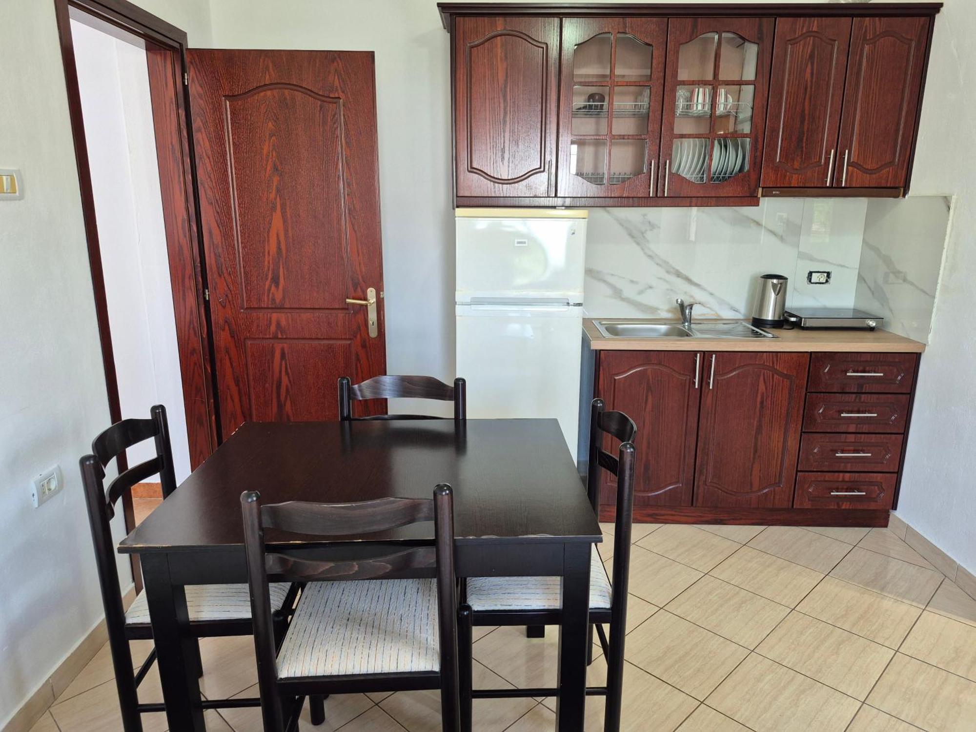 Vita Apartment - Spacious Garden And Balcony 5 Min To Beach & Center Ksamil Zewnętrze zdjęcie